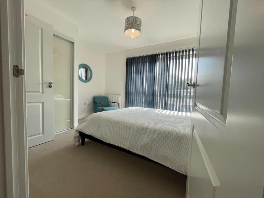 Stylish Station Apartment In Rochester With Free Parking Wainscot Esterno foto